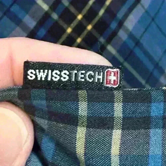 EUC Men's Swiss Tech Button-Down Long Sleeve Shirt Size XL Lightweight - Picture 3 of 10